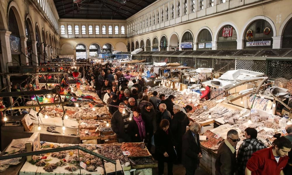 Επιχειρηματίας στη Βαρβάκειο κατήγγειλε ότι του έκλεψαν 350.000 ευρώ και μετά το άλλαξε σε 3.500